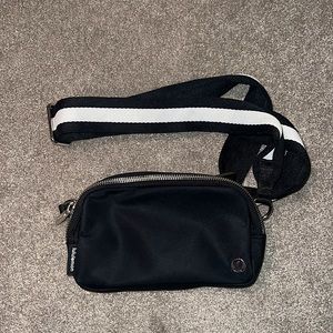 Discontinued Lululemon Everywhere Crossbody Bag